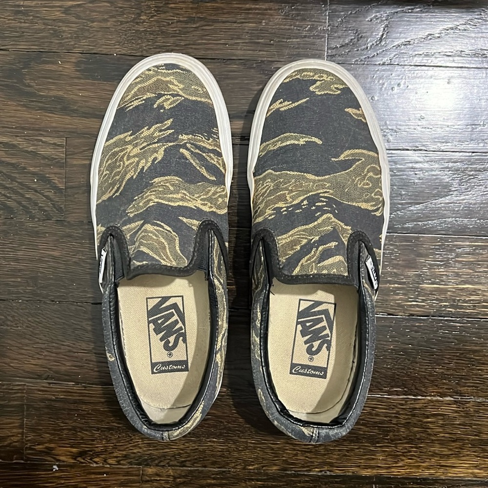 VANS Slip On Tiger Camo Sz 6